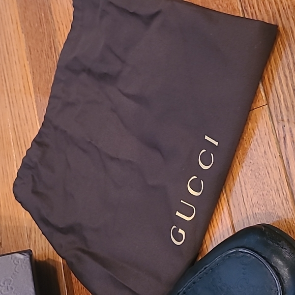 Men's Leather Gucci Loafers - Picture 3 of 15